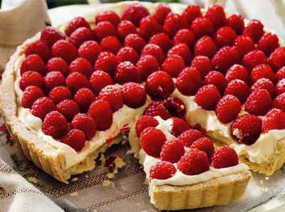 picture of Lemon and raspberry tart
 Tarts